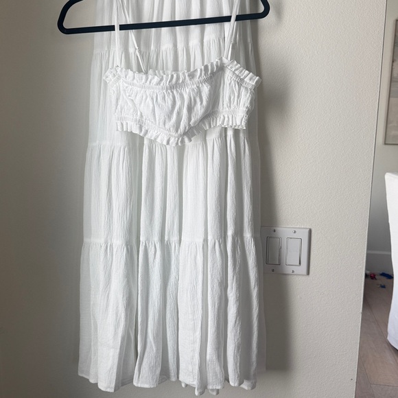 Chic White Maxi Skirt Set - Picture 3 of 3